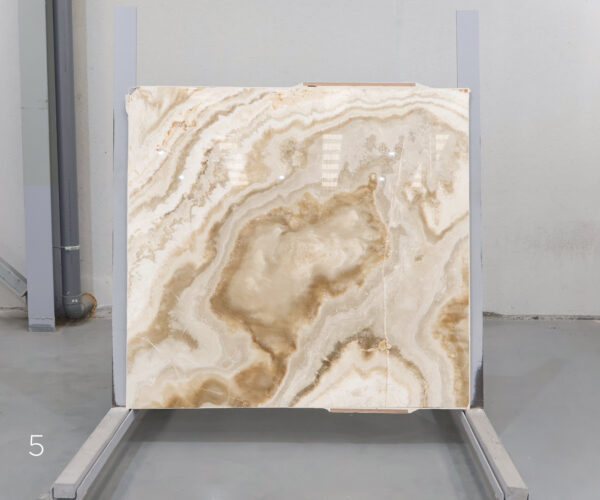 Onyx beige