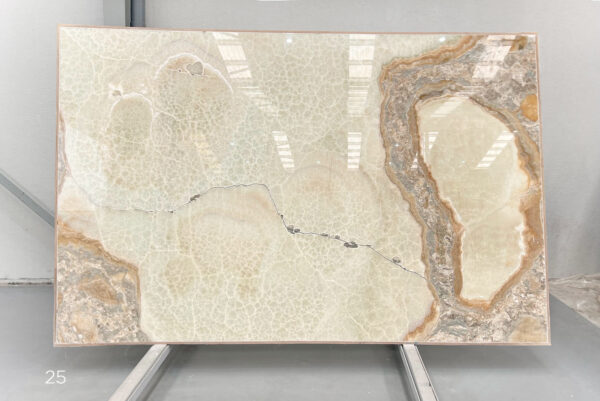 Pistachio onyx in slabs