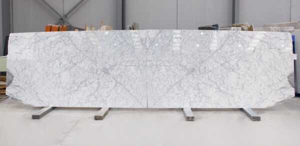 white and grey marble in slabs 2cm