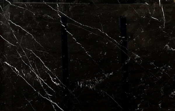 mármol negro marquina