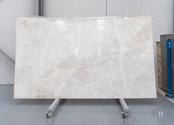 Cuarcita beige en tablas
