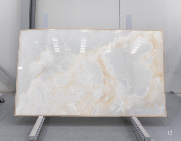 white onyx