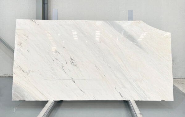 Palissandro classic in slabs