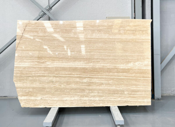 Travertino en acabado pulido