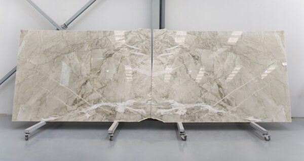 Apollo White cuarcita en tablas