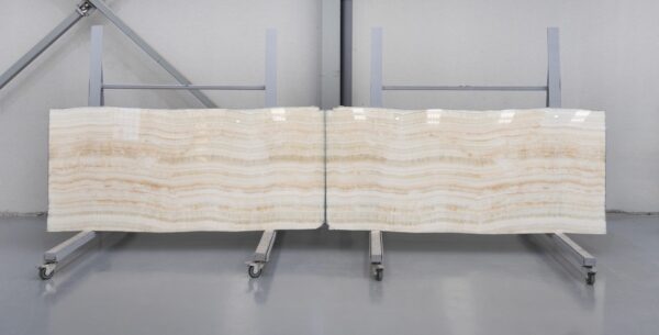 Beige onyx
