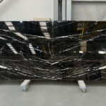 Marmol negro en tablas