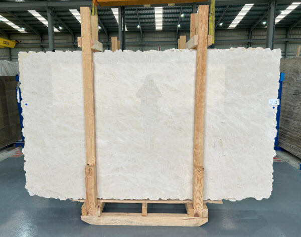 Marmol beige extraido de españa