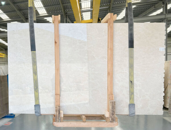 Marmol beige extraido de españa