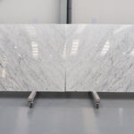 Blanco carrara en tablas