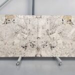 Alpinus in slabs