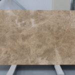 Mármol marrón para suelos