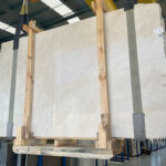 Crema marfil in slabs