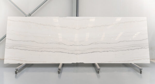 Bianco dorato in slabs