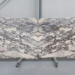 Mármol calacatta rosenoir