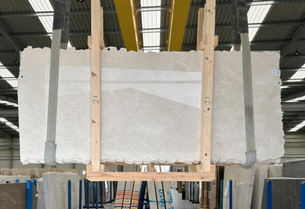 Mármol crema marfil