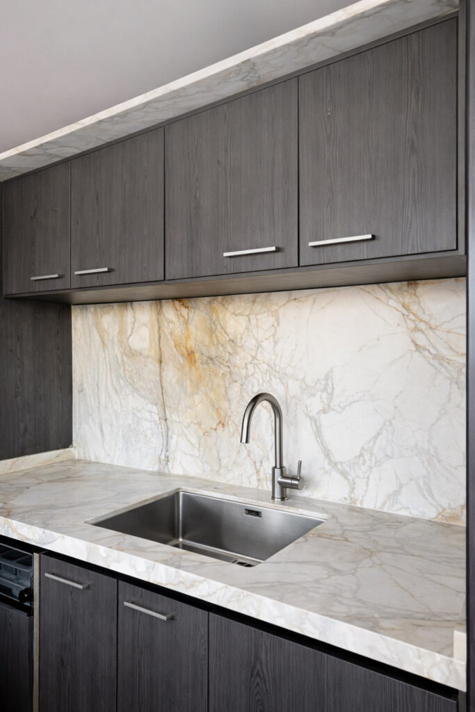 Calacatta borghini in slabs