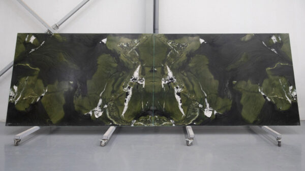 Avocatus in slabs