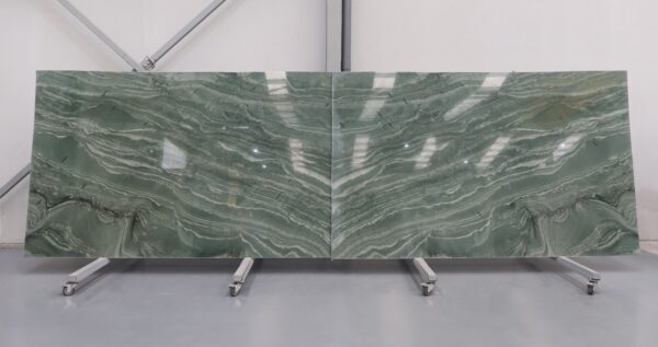 Botanic wave green in slabs
