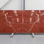 Red quartzite for decorative elements