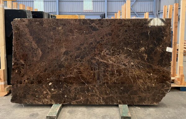 Mármol dark emperador