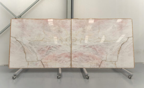 Pink cristallo for decorative elements