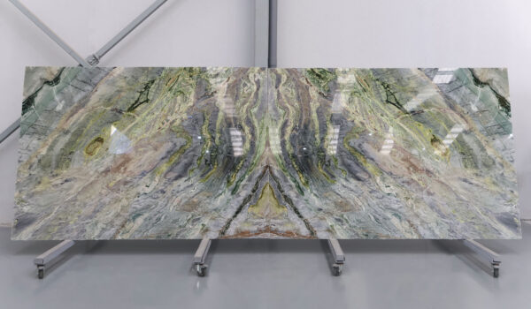 Green marble for decorative elements