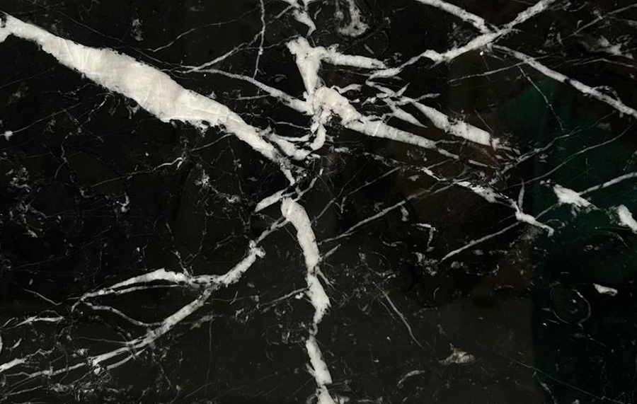 Black marquina in slabs