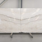 Bianco dorato in slabs