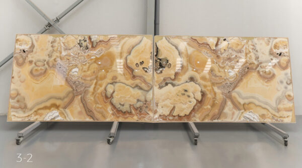 Yellow onyx for cladding